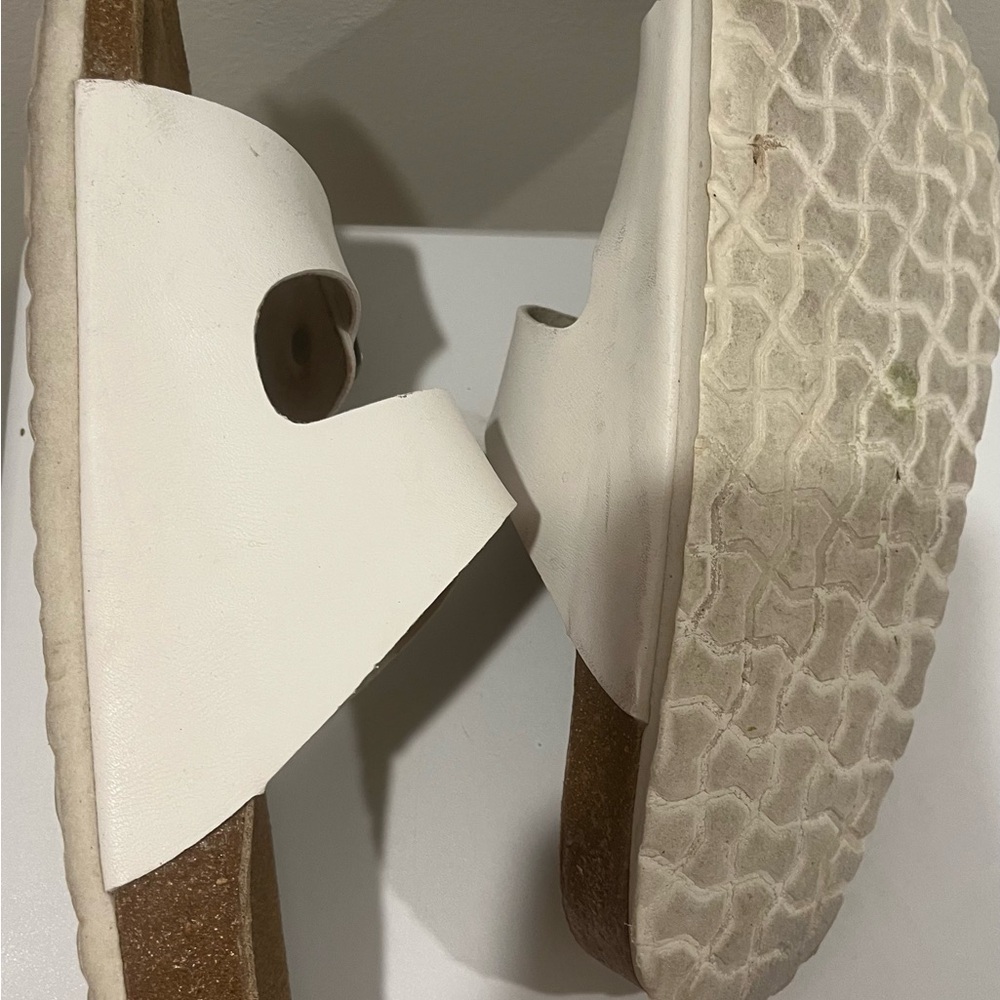 Women’s Size 8 Cushionaire Sandals - Picture 5 of 9